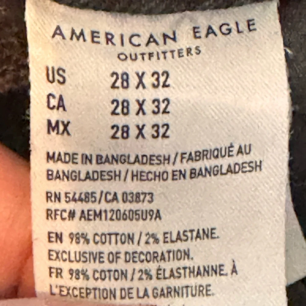 American Eagle Jeans Mens 28x32 Slim Straight Leg Black Denim‎ Distressed Grunge